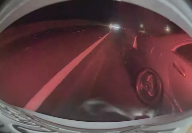 Бортовая камера Tesla Model Y запечатлела момент столкновения с Mercedes, и похоже, что виноват водитель Tesla.